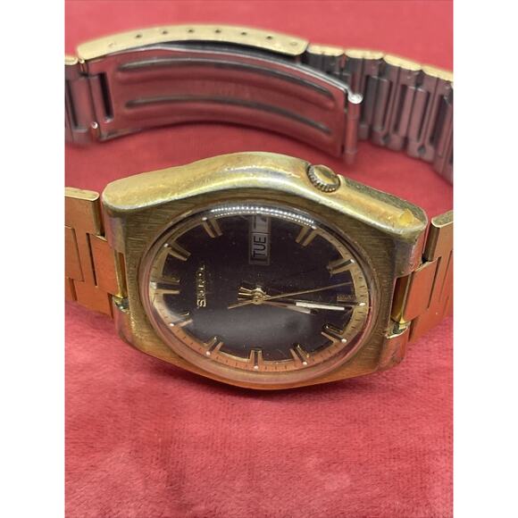 Vintage Seiko 7009- 8079 Watch 17 Jewels Automatic Day Date Running Gold Tone - Picture 11 of 11